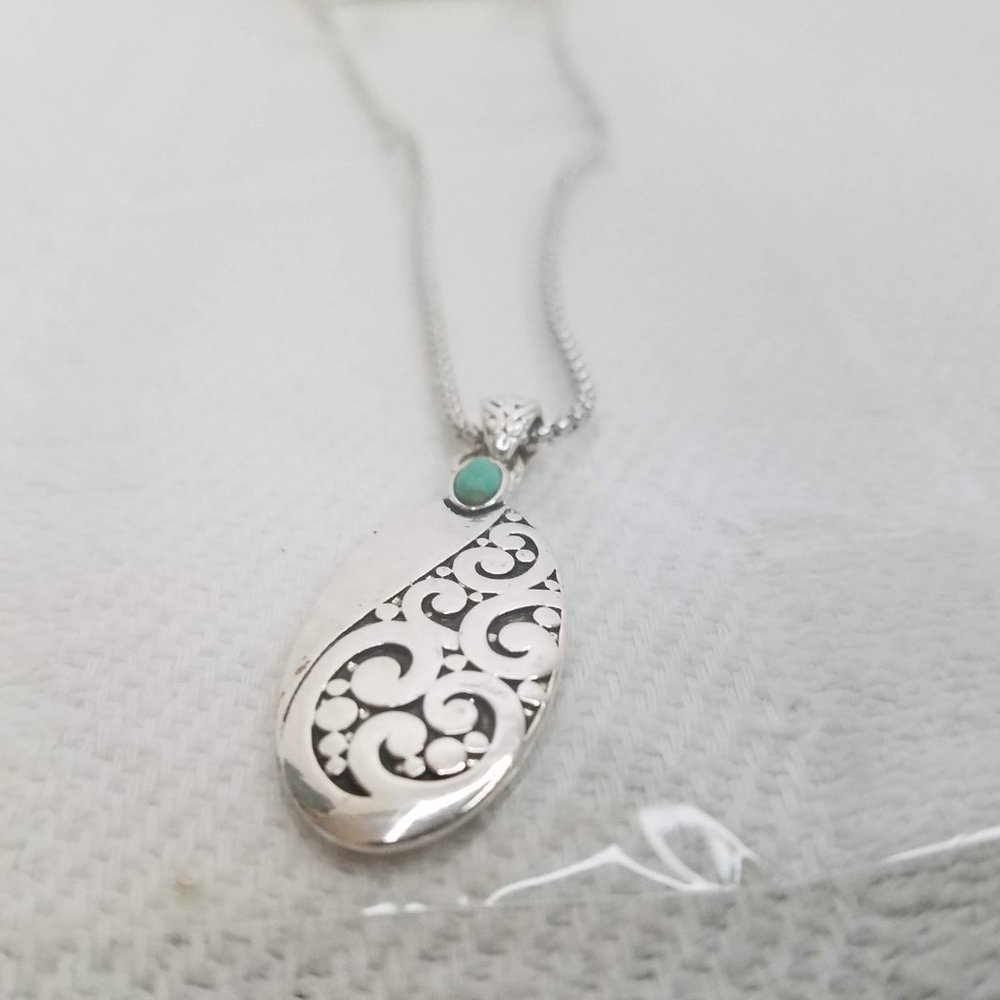 Filigree Necklace &‎ Earring Set
